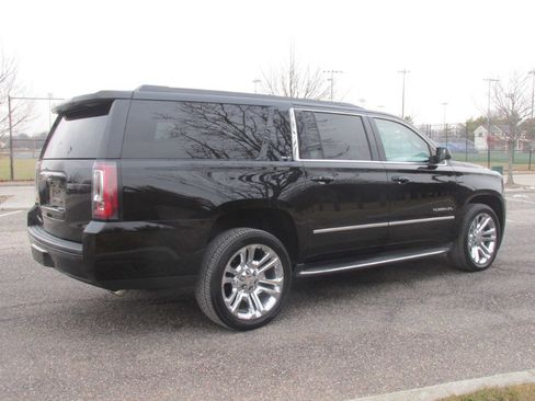 Used 2019 GMC Yukon XL SLT w/ Premium Edition image 21