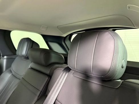 Certified 2026 Land Rover Range Rover SE image 21