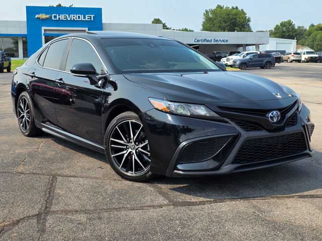 Used 2024 Toyota Camry SE w/ Audio Upgrade Package FWD image 2