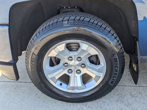 Used 2018 Chevrolet Silverado 1500 LT w/ All Star Edition image 21