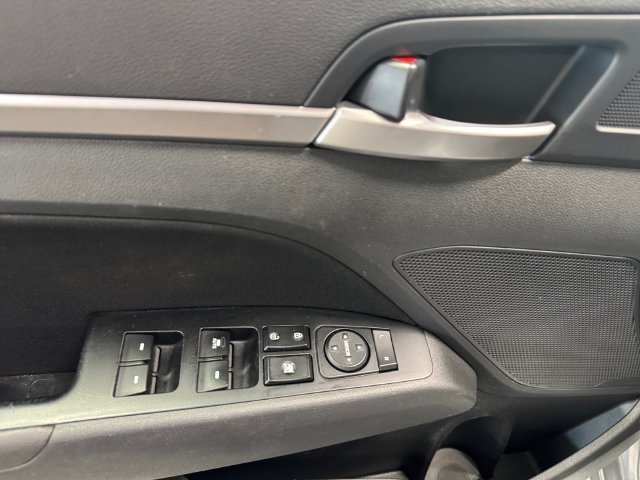 Used 2020 Hyundai Elantra Value Edition w/ Cargo Package (C1) FWD image 25