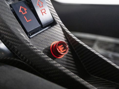 Used 2015 McLaren P1 image 21