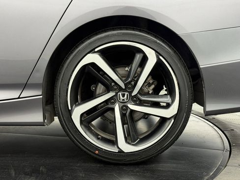 Used 2018 Honda Accord Sport image 12