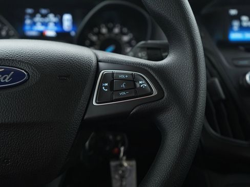 Used 2017 Ford Focus SE image 25