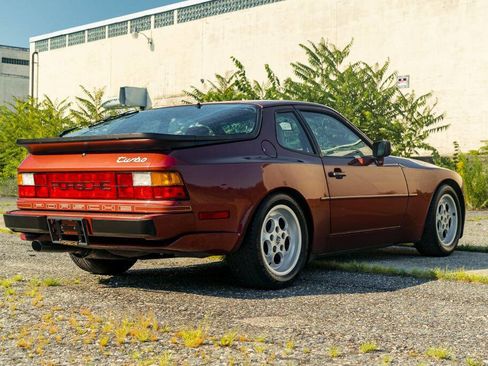 Used 1986 Porsche 944 Turbo image 8