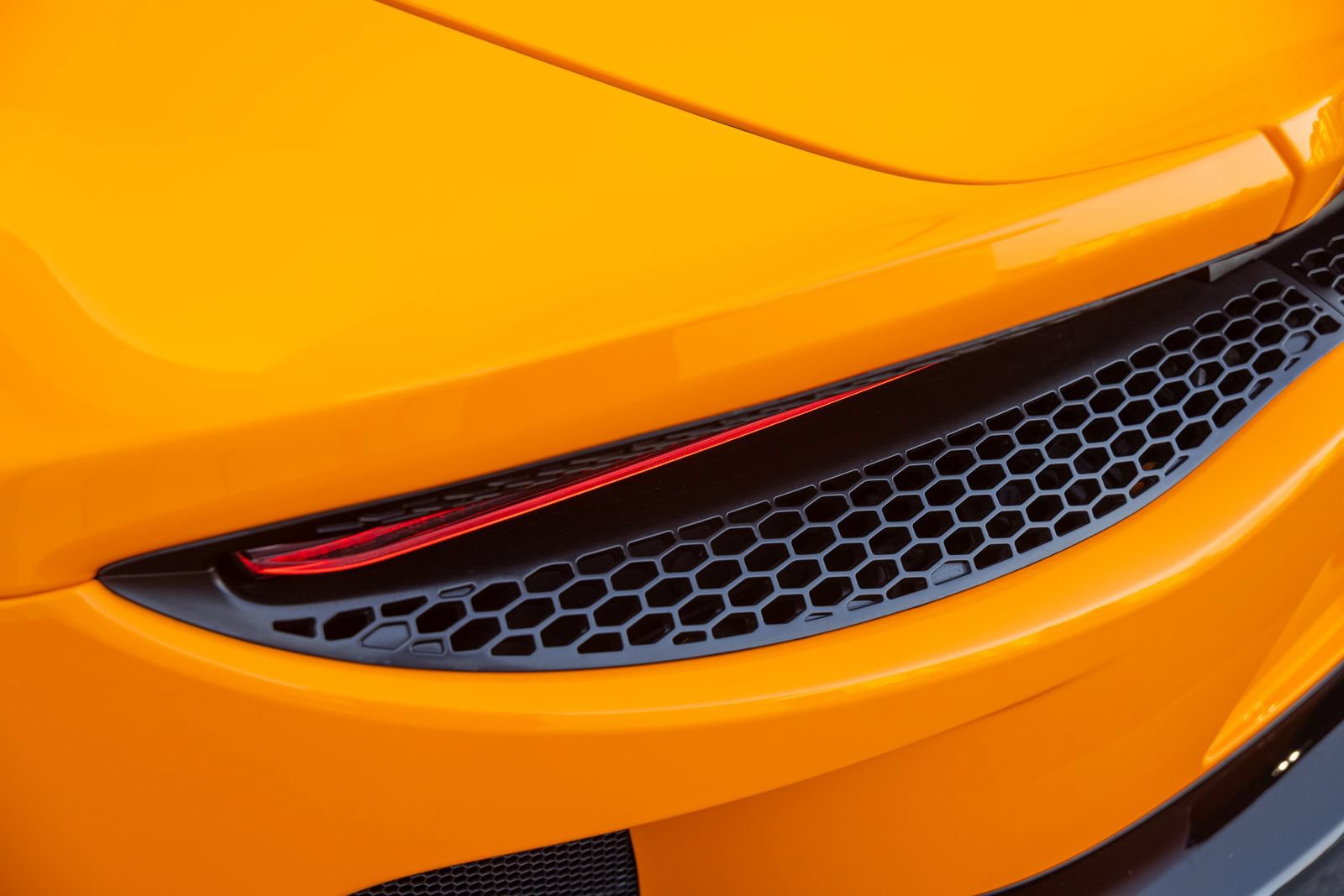Used 2025 McLaren GTS RWD image 38