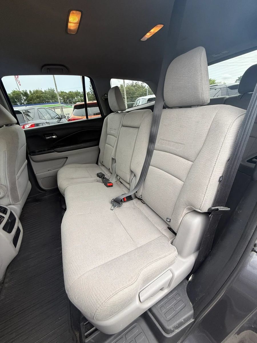 Used 2017 Honda Pilot LX image 10