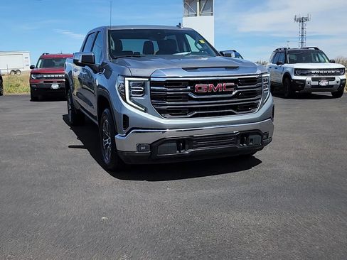 Used 2025 GMC Sierra 1500 SLT AWD/4WD image 4