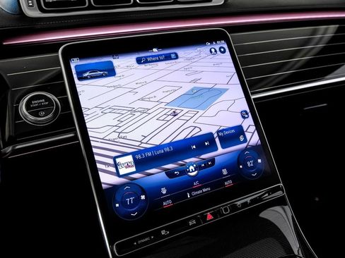 Used 2022 Mercedes-Benz S 580 4MATIC Sedan w/ AMG Line Package image 19