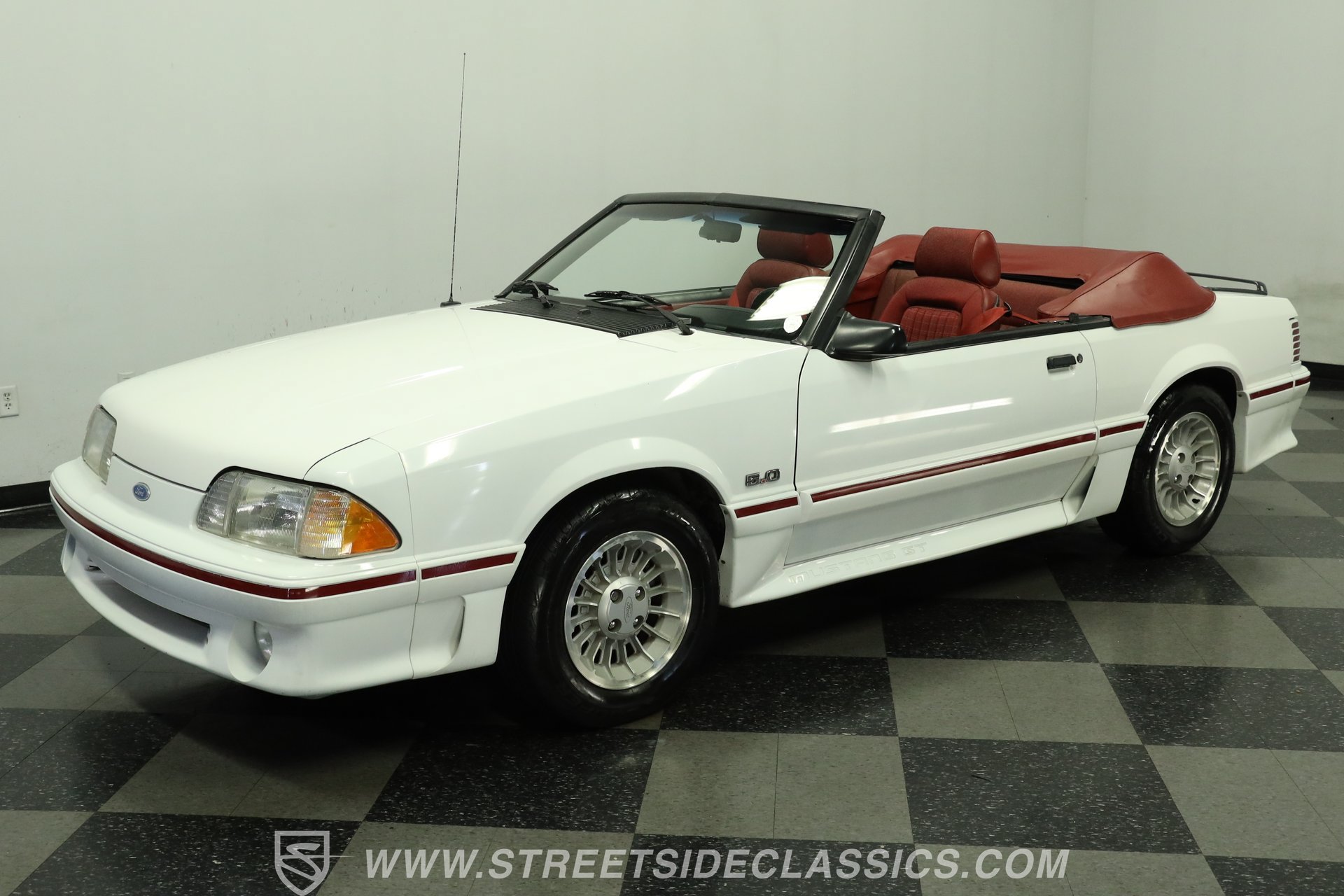 Used 1987 Ford Mustang GT RWD image 6