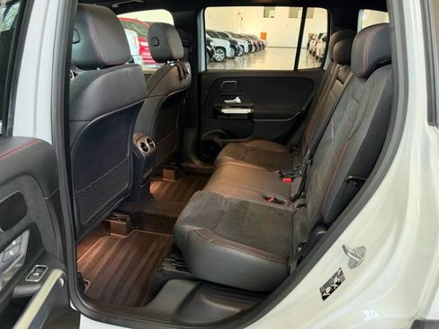 Used 2020 Mercedes-Benz GLB 250 w/ AMG Line image 16