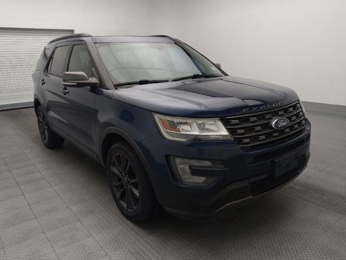 Used 2017 Ford Explorer XLT w/ Equipment Group 202A image 13