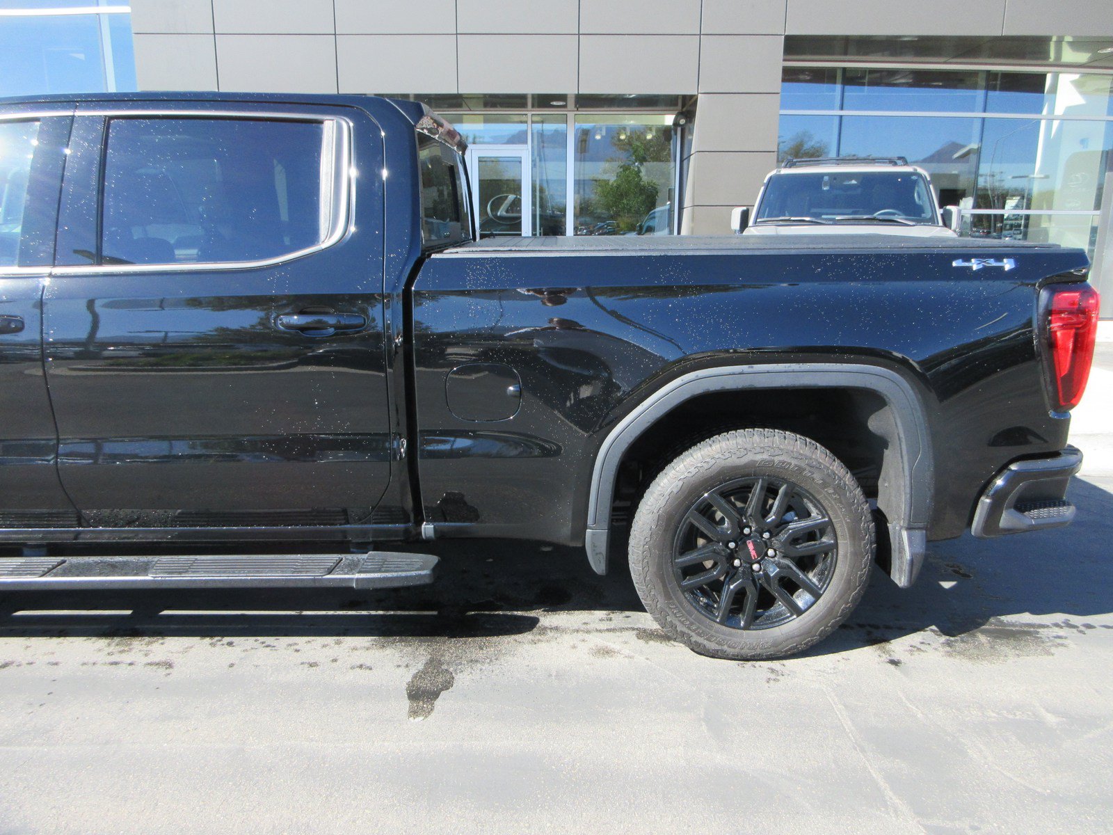 Used 2024 GMC Sierra 1500 Elevation w/ Elevation Premium Package AWD/4WD image 7