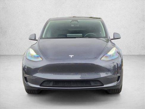 Used 2024 Tesla Model Y Long Range AWD/4WD image 3
