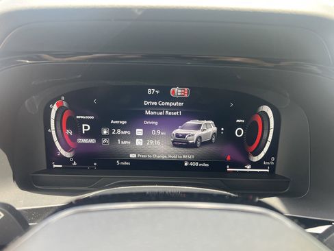 New 2026 Nissan Pathfinder Platinum FWD image 12