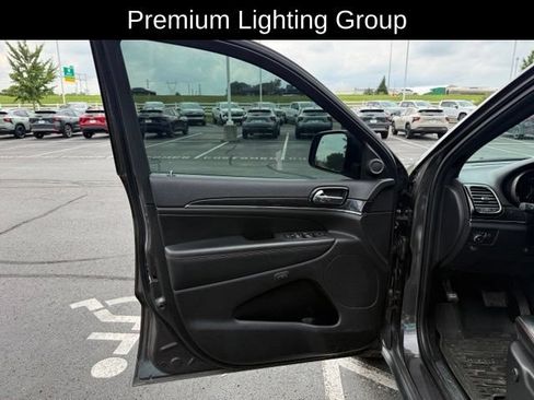 Used 2021 Jeep Grand Cherokee Trailhawk w/ Premium Lighting Group AWD/4WD image 13
