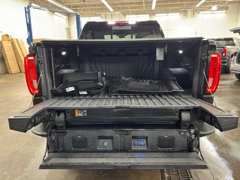 Used 2025 GMC Sierra 1500 AT4 w/ AT4 Premium Package AWD/4WD image 13