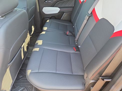 Used 2024 GMC Canyon AT4X image 19