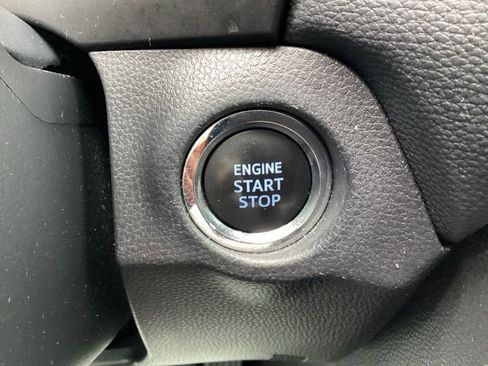 Used 2022 Toyota RAV4 XLE image 23