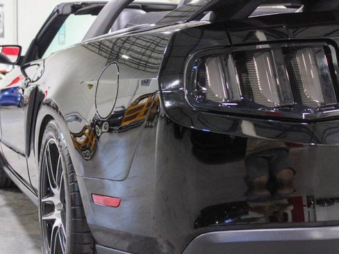 Used 2012 Ford Mustang GT Premium image 34