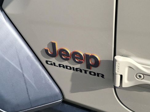 Used 2022 Jeep Gladiator Mojave w/ Trailer Tow Package image 22