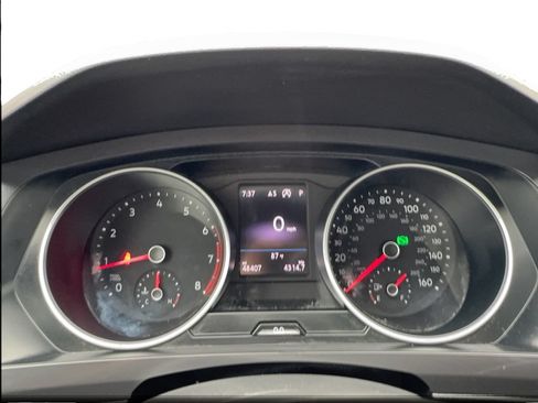Used 2021 Volkswagen Tiguan SE R-Line FWD image 40