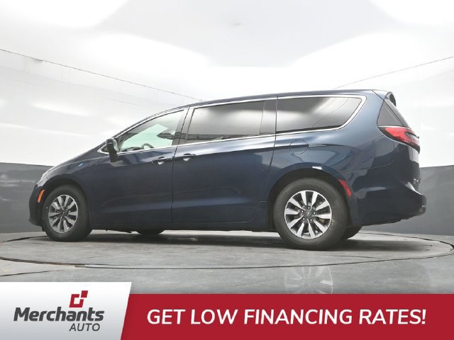 Used 2023 Chrysler Pacifica Touring-L FWD image 37