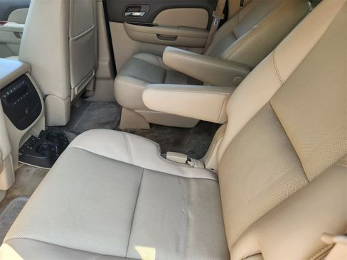 Used 2014 GMC Yukon SLT w/ Texas Edition image 25