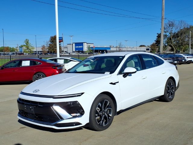 Certified 2024 Hyundai Sonata SEL FWD image 1