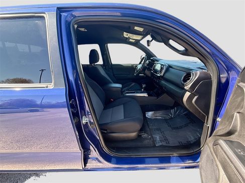 Used 2023 Toyota Tacoma TRD Off-Road image 25