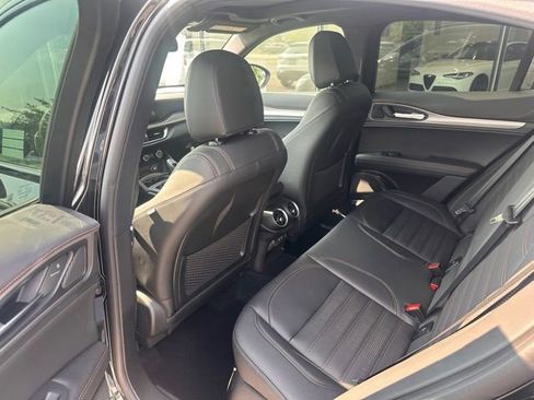 Used 2025 Alfa Romeo Stelvio Sprint image 12