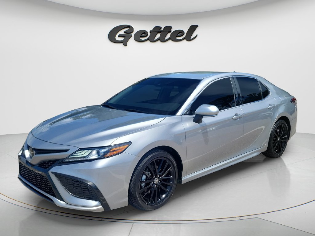 Used 2023 Toyota Camry XSE FWD image 1