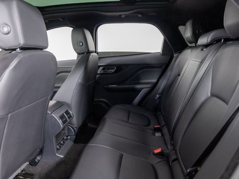 Used 2018 Jaguar F-PACE Premium AWD/4WD image 17