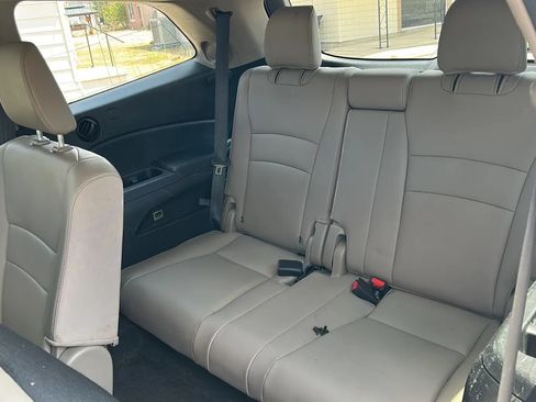 Used 2018 Honda Pilot Touring image 12