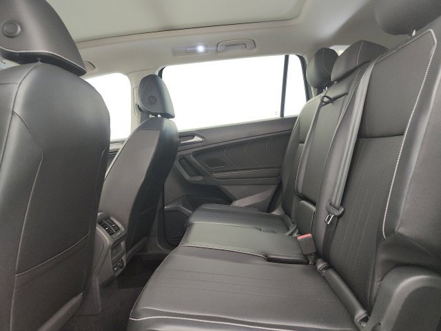 Used 2022 Volkswagen Tiguan SE FWD image 12