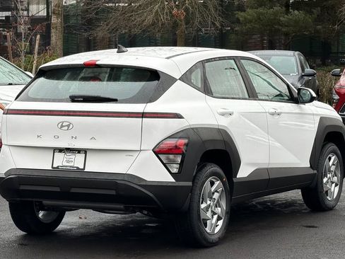 New 2026 Hyundai Kona SE image 5