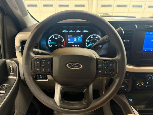 Used 2023 Ford F250 XLT w/ FX4 Off-Road Package AWD/4WD image 16