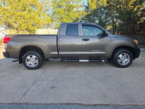 Used 2012 Toyota Tundra 4x4 Double Cab w/ Tow Pkg image 2