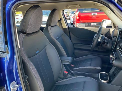 Certified 2025 MINI Cooper S image 8