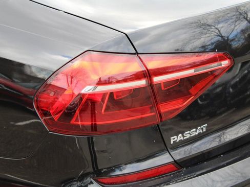 Used 2019 Volkswagen Passat 2.0T Wolfsburg w/ Wheels & Sunroof Package image 32