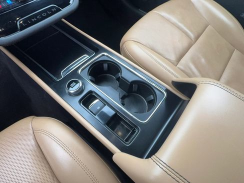 Used 2021 Lincoln Corsair Reserve image 18