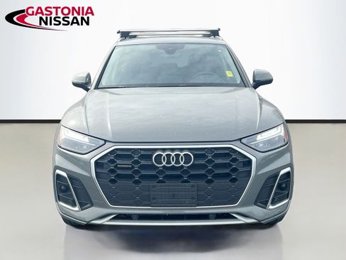 Used 2023 Audi Q5 2.0T Premium w/ Convenience Package image 2