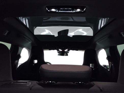 Used 2025 BMW iX xDrive50 w/ Sport Package image 12