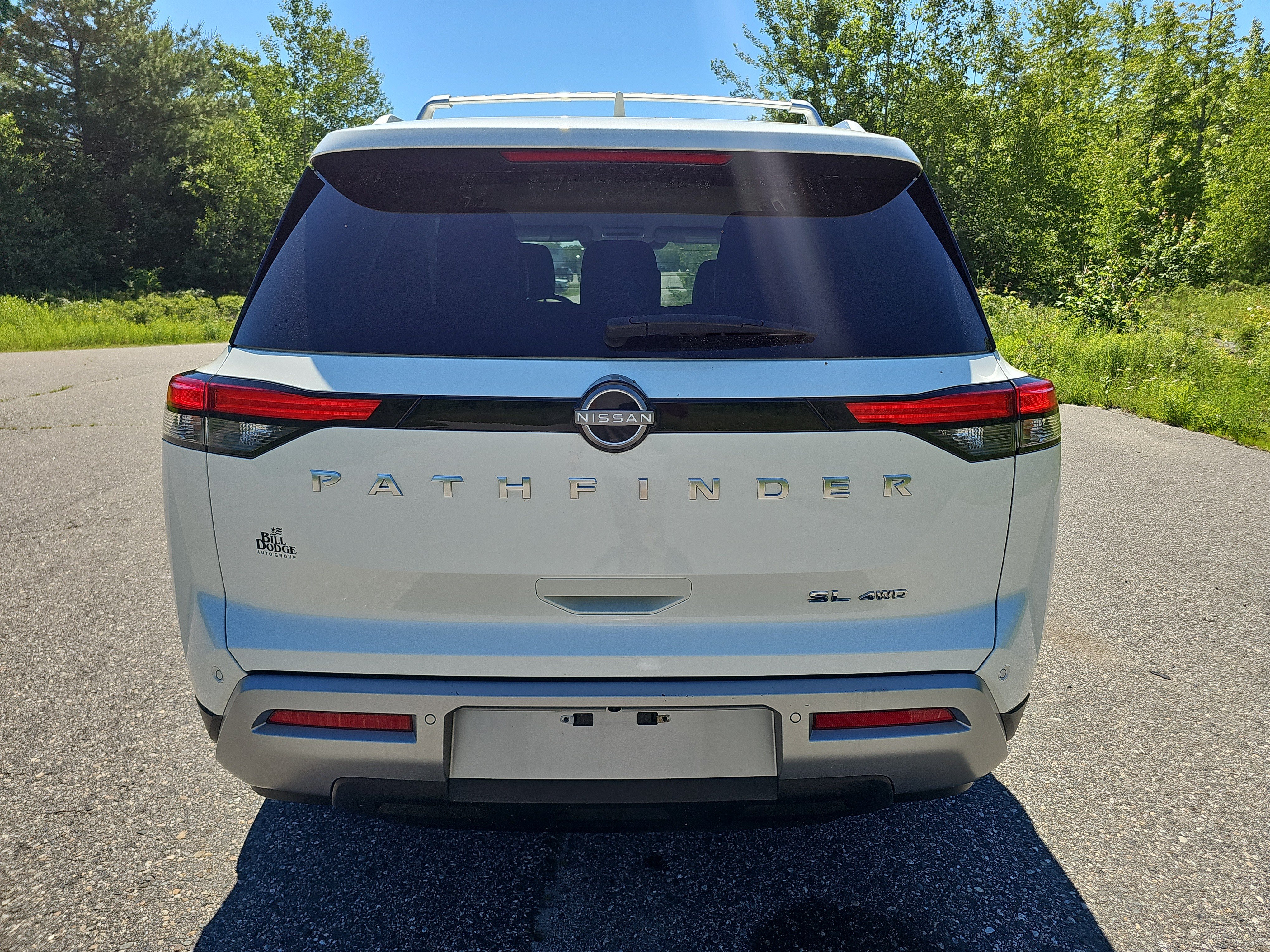 Used 2023 Nissan Pathfinder SL AWD/4WD image 6