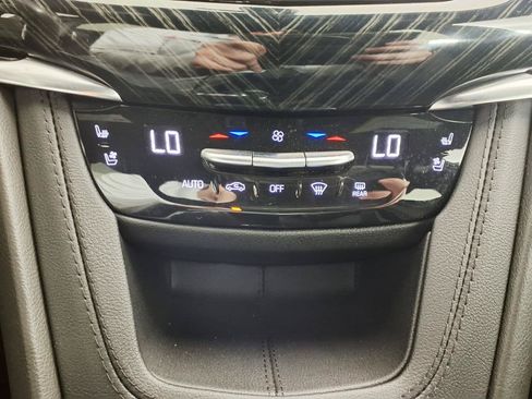 Certified 2024 Cadillac XT6 Premium Luxury FWD image 20