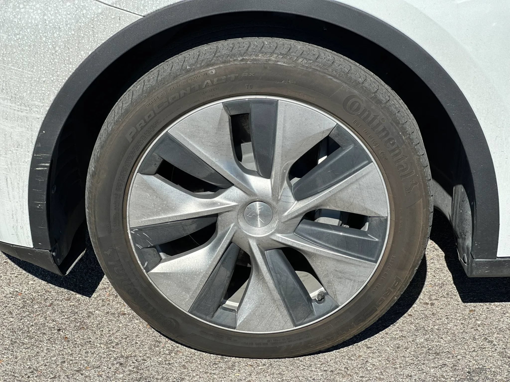 Used 2020 Tesla Model Y Long Range AWD/4WD image 24