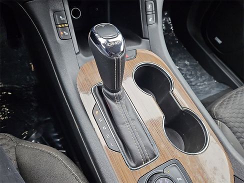 Used 2019 GMC Acadia SLE w/ Driver Alert Package I image 16