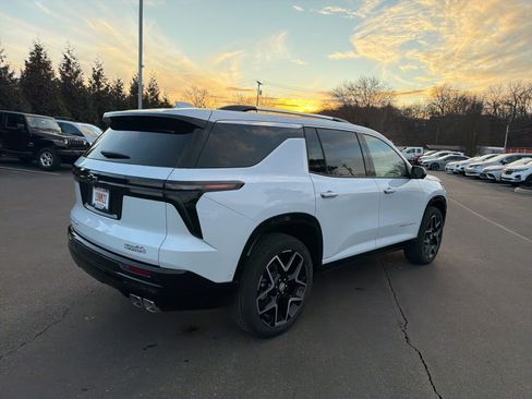 Used 2026 Chevrolet Traverse High Country w/ LPO, Floor Liner Package image 5