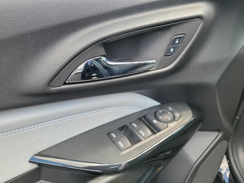 Used 2025 Chevrolet Trax LT FWD image 23