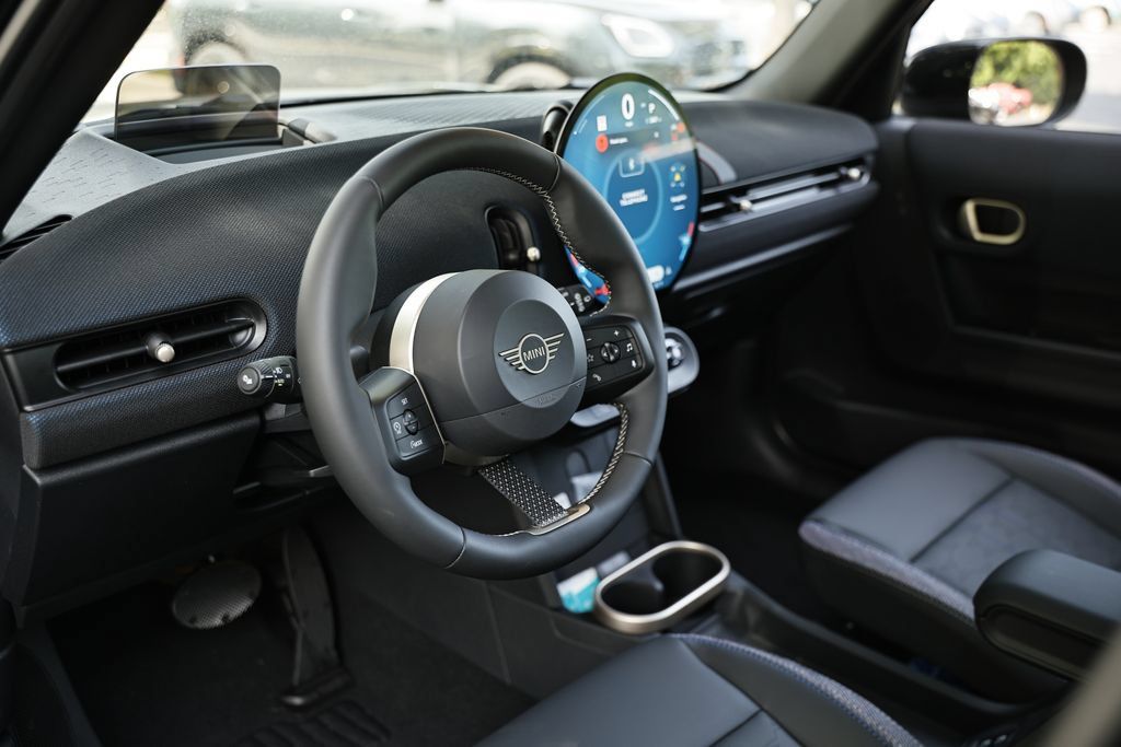 New 2026 MINI Cooper 4-Door Hardtop FWD image 19